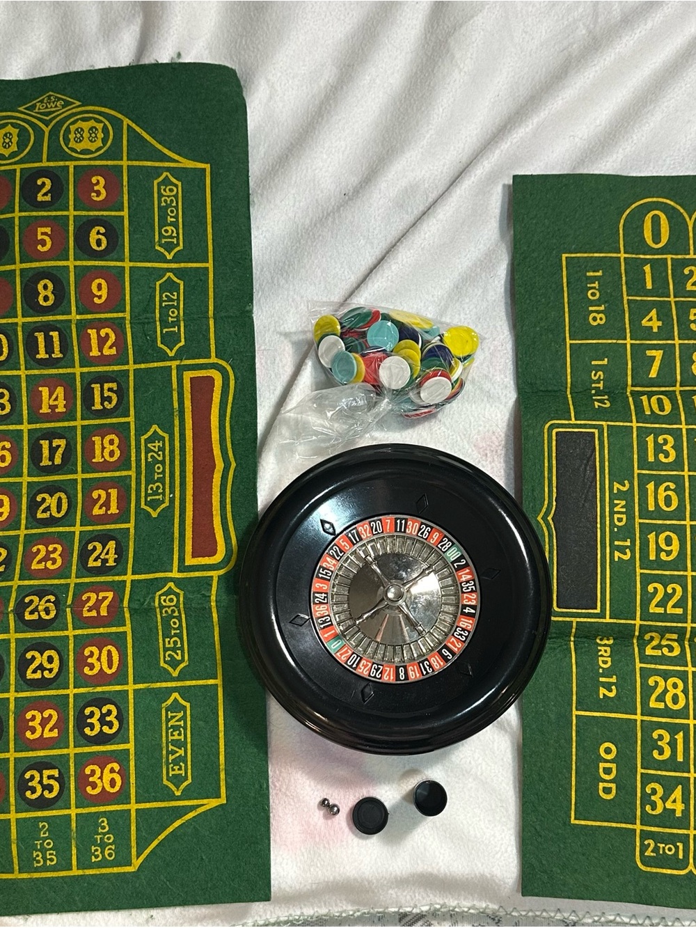 Vintage 1941 E.S. Lowe No. 907 Roulette Set 8” Working Wheel Felt Chips Box